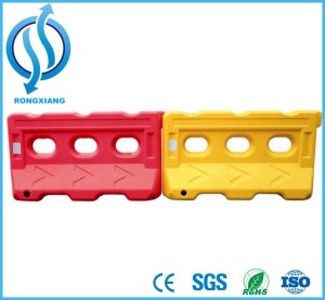 Blowing Plastic Safety Water Barrier